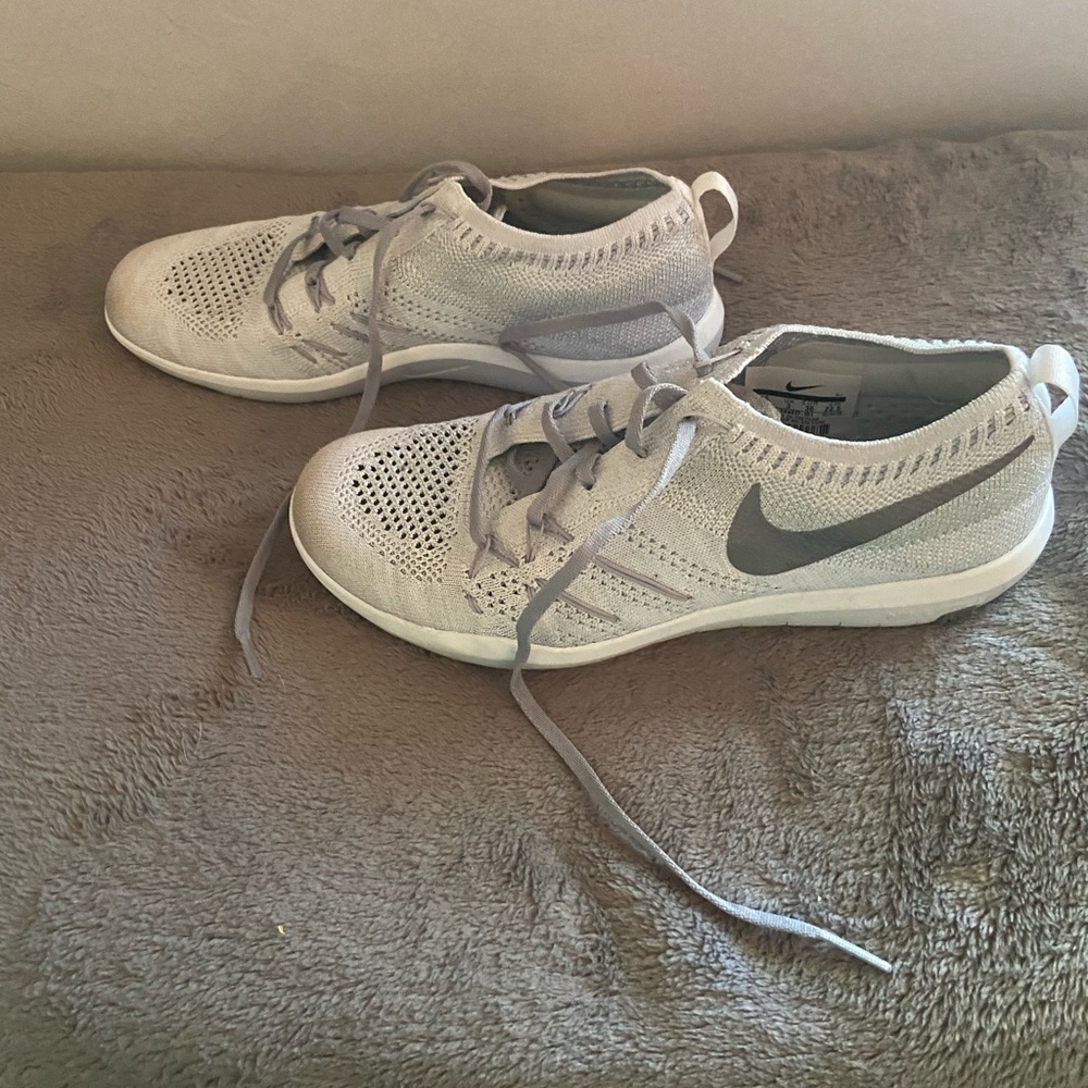 Like New Nike!